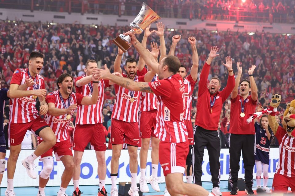 Ολυμπιακός κατέκτησε πανάξια το Challenge Cup στο κατάμεστο ΣΕΦ