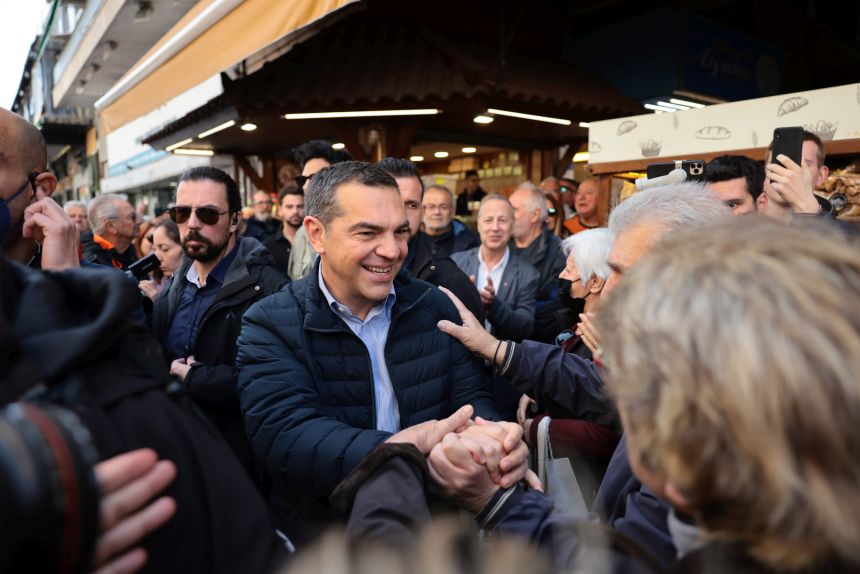 Αλ. Τσίπρας: Το τελευταίο Πάσχα που το τραπέζι στο σπίτι θα είναι τόσο φτωχό – Οι ειρωνείες για «αρνί Porsche» δεν είναι αποδεκτές από καταναλωτές και μικρομεσαίους επιχειρηματίες