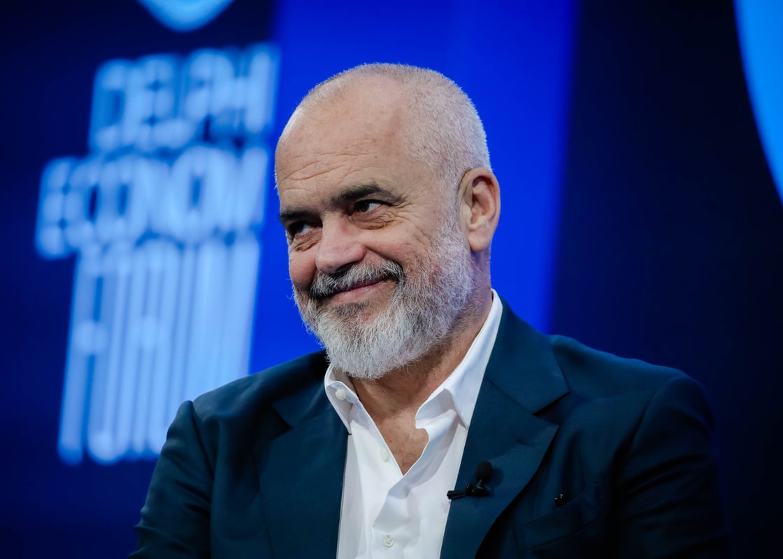 Έντι Ράμα: Έσπρωξε δημοσιογράφο σε συνέντευξη – No comment…