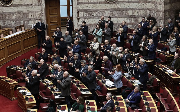 Σάλος για το επίδομα-ρουσφέτι στους υπαλλήλους της Βουλής
