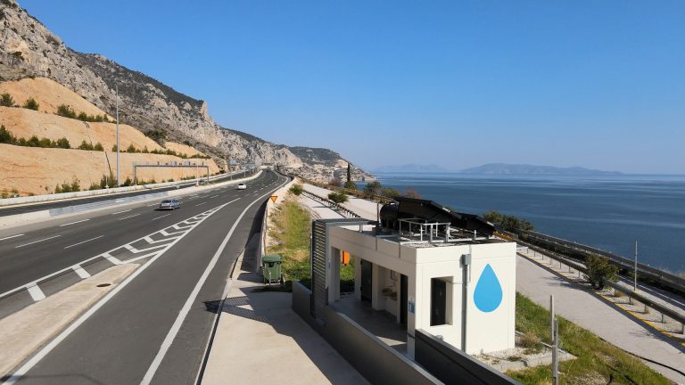Η Ολυμπία Οδός παράγει «Νερό από τον αέρα» σε ακόμα 10 χώρους στάθμευση