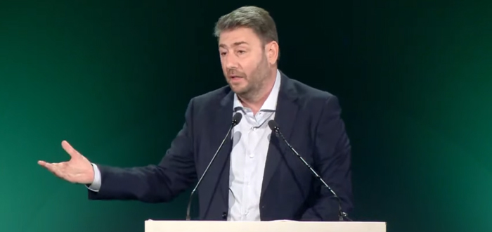 Χάνει έδαφος το ΠΑΣΟΚ