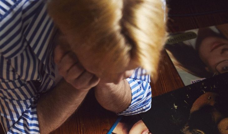 Θέατρο Βράχων: «Όταν μεγαλώσω, θα γίνω Νάνα Μούσχουρη» του Νταβίντ Λελαί-Ελό