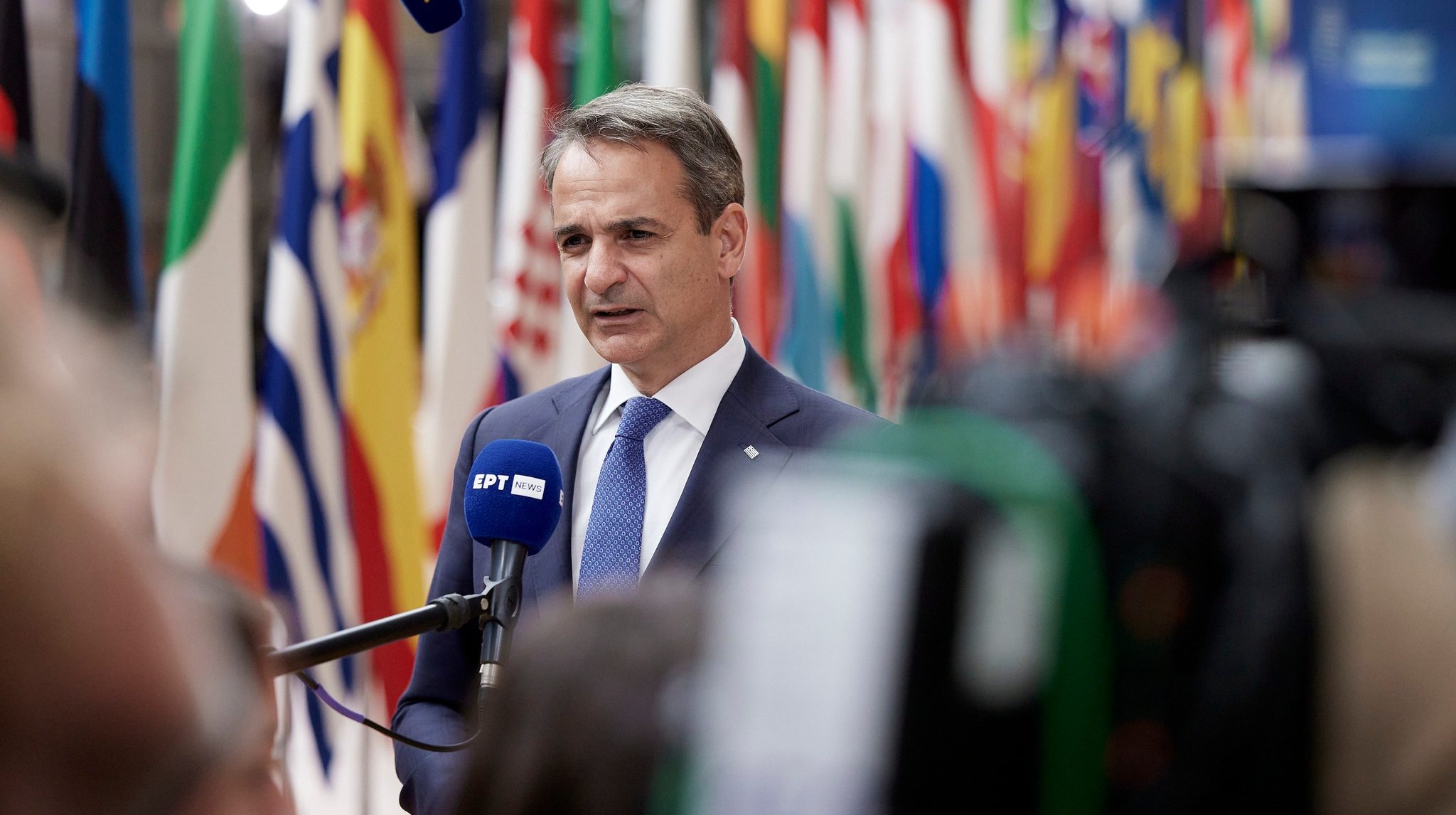 Διαβάστε στο «ΠΑΡΟΝ της Κυριακής»: Στο ράφι το Κυπριακό