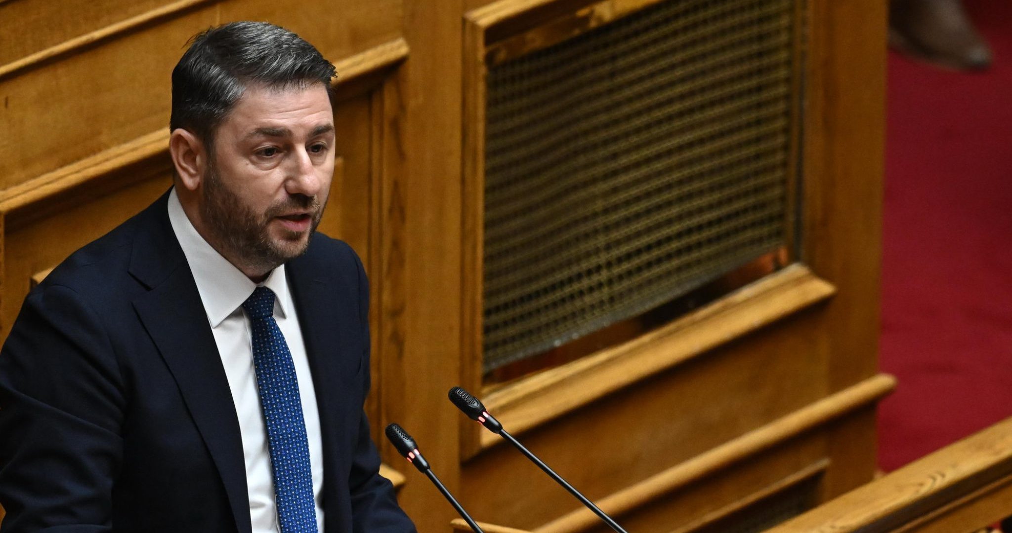 Στην πρώτη του ομιλία στη Βουλή, ο πρόεδρος του ΠΑΣΟΚ-Κινήματος Αλλαγής , Νίκος Ανδρουλάκης, απάντησε την Πέμπτη στις προγραμματικές δηλώσεις του πρωθυπουργού και δεσμεύτηκε ότι το κόμμα του θα ασκήσει στιβαρή, υπεύθυνη, αξιόπιστη αντιπολίτευση με αρχές και αξίες.