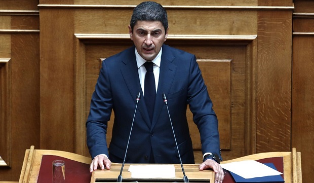 Λευτέρης Αυγενάκης στο πλαίσιο των Προγραμματικών Δηλώσεων: «Μαγικό ραβδάκι δεν έχουμε. Έχουμε υπομονή και στοχοπροσήλωση. Δεσμεύομαι προσωπικά ότι θα τηρήσω στο ακέραιο τον λόγο μου»