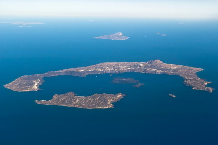 Υποθαλάσσιο ηφαίστειο Σαντορίνης: Ο… παράδεισος των μικροβίων