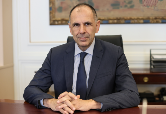 Ενδοτικό παραλήρημα του υπουργού Εξωτερικών και πολιτική ανοικτών συνόρων στη λαθρομετανάστευση