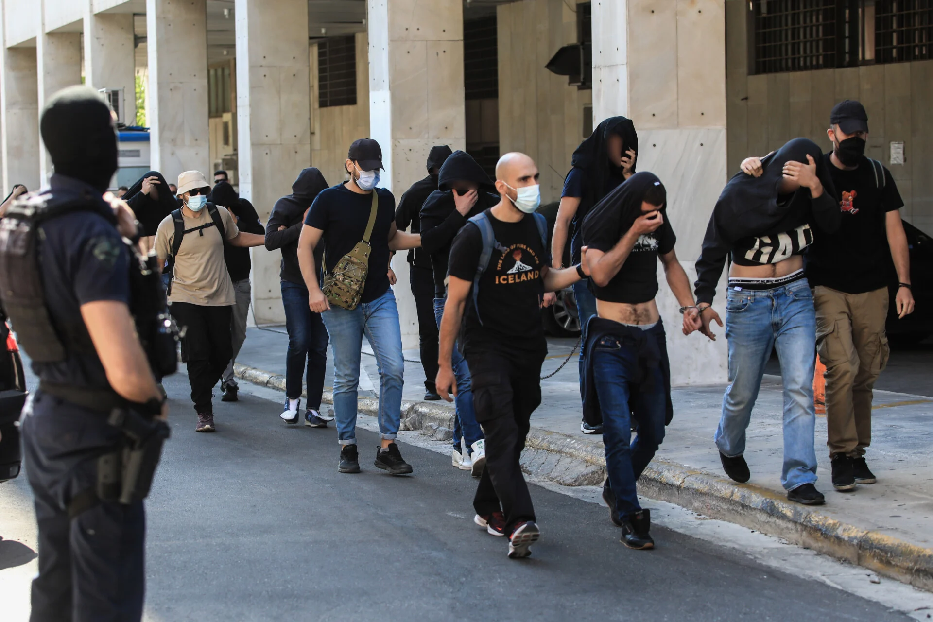 Νέα Φιλαδέλφεια: Στον εισαγγελέα οι συλληφθέντες για την αιματηρή επίθεση