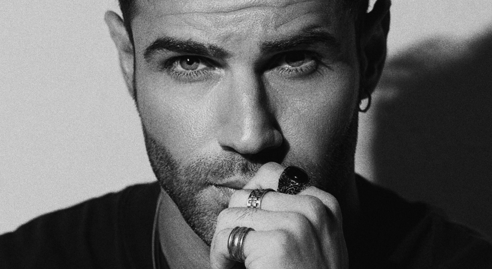 Πέτρος Ιακωβίδης: «Για Πάντα» – Νέο music video από το album «Καλησπέρα» (video)
