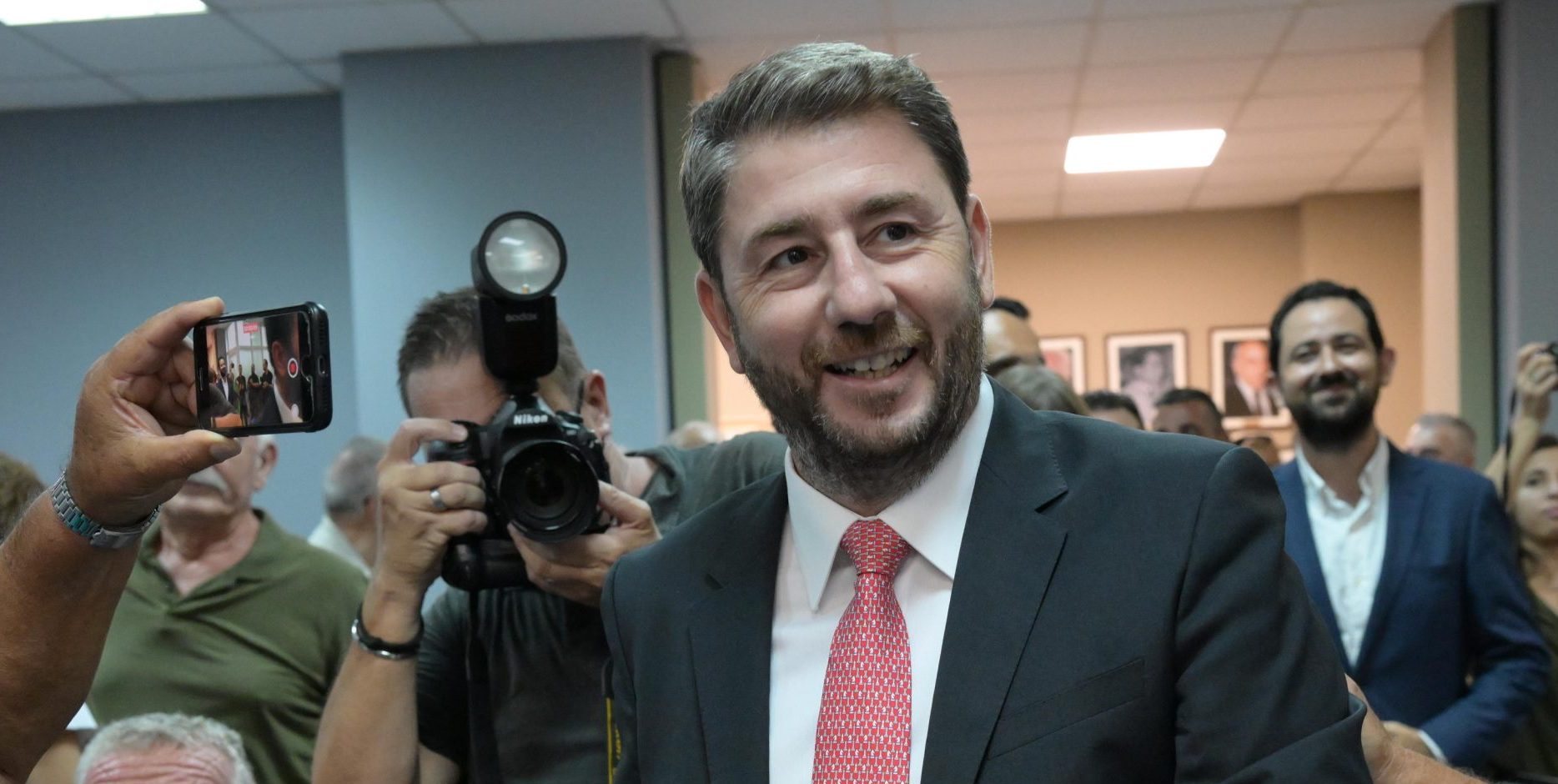 ΑΠΟΧΡΩΣΕΙΣ… O Ανδρουλάκης θέλει… η Νέα Αριστερά;