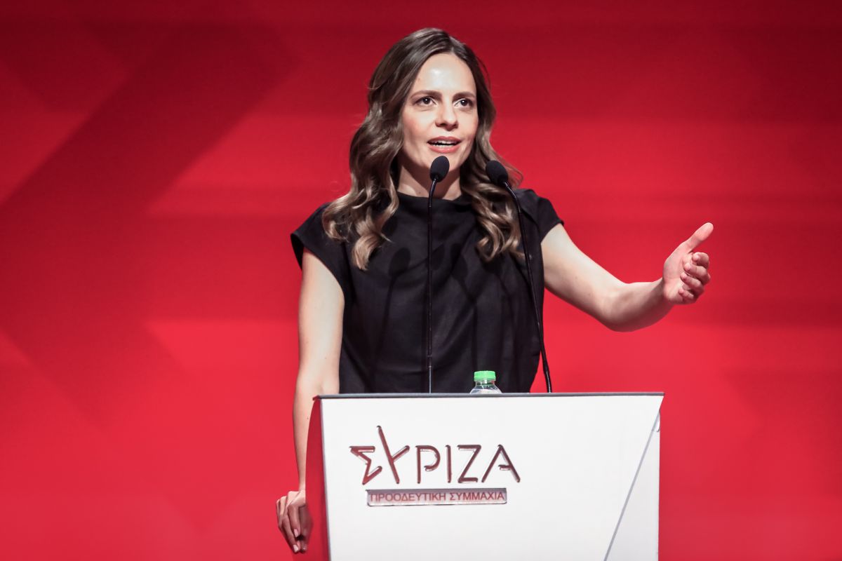 Έφη Αχτσιόγλου: Οι ασθενείς δεν είναι επαίτες, έχουν δικαιώματα και αξιοπρέπεια