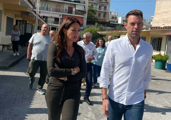 Στ. Κασσελάκης: Η κ. Μιχαηλίδου εμφανίστηκε απρόσκλητη – Αφού ήρθε, ελπίζω να ντράπηκε με τις συνθήκες – Τι απαντά η υφυπουργός Παιδείας