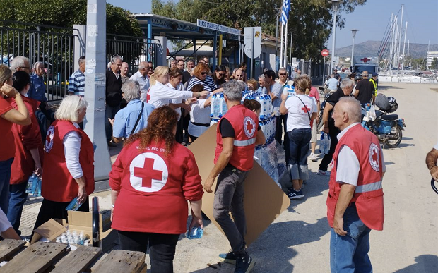 Ο Ελληνικός Ερυθρός Σταυρός απέστειλε 80.000 εμφιαλωμένα νερά και 50 τόνους ανθρωπιστικού υλικού στους πληγέντες της Θεσσαλίας