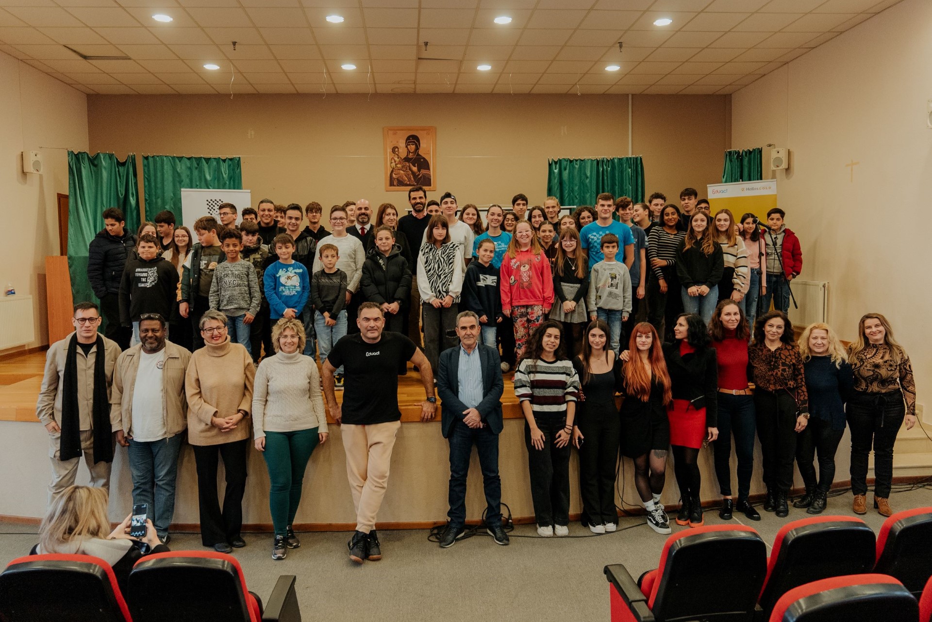 Ελληνικός Χρυσός: Οι “Μικροί Επιστήμονες στο Δήμο Αριστοτέλη” συναντούν την Εθνική Ομάδα Ρομποτικής FIRST Global