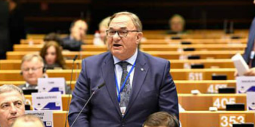 Ο Δημήτρης Καλογερόπουλος καταλαμβάνει την έδρα του Μιλτιάδη Βαρβιτσιώτη