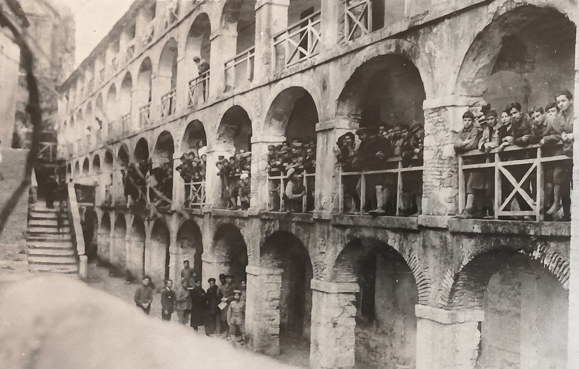 ΕΚΔΟΣΗ ΕΠΕΤΕΙΑΚΟΥ ΛΕΥΚΩΜΑΤΟΣ (Τράπεζα Πειραιώς και Αναγνωστική Εταιρία Κερκύρας)