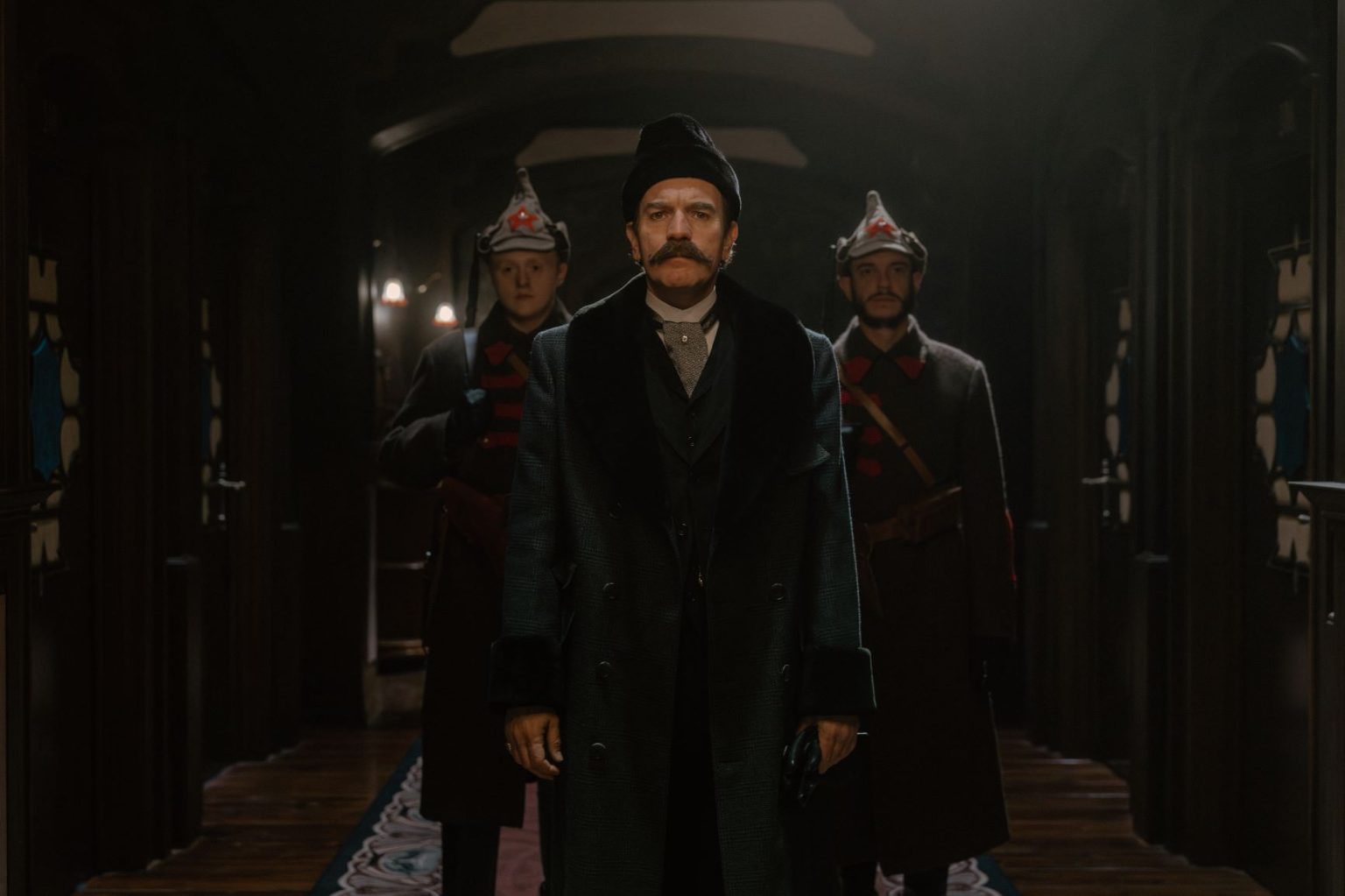 Μάρτιος στην COSMOTE TV με το ιστορικό δράμα «A Gentleman in Moscow» με τον Γιούαν ΜακΓκρέγκορ