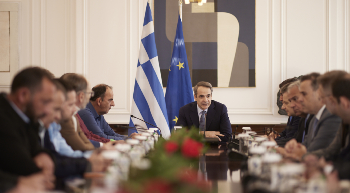 Κ. Μητσοτάκης σε αγρότες: Φθηνότερο ρεύμα για 2+8 χρόνια – Αγρότες: Δεν έχει ικανοποιηθεί το σύνολο των αιτημάτων μας – Θα αποφασίσουμε στα μπλόκα