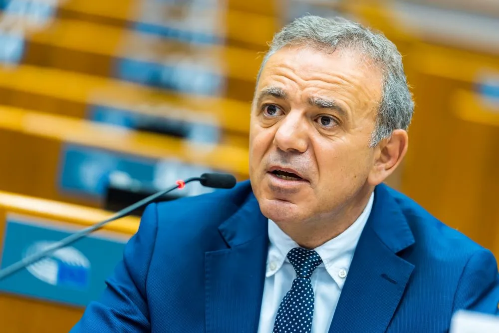 Ο ευρωβουλευτής Μαυρίδης εξαπέλυσε δικαιολογημένη επίθεση στην Ούρσουλα φον ντερ Λάιεν: Η ευρωπαϊκή κυριαρχία παραβιάζεται στην Κύπρο, αλλά σιωπάτε…