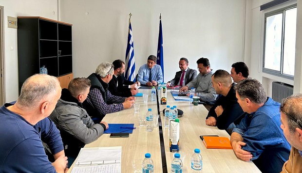 Συνάντηση Αυγενάκη με κτηνοτρόφους της Αταλάντης για την ευλογιά στα αιγοπρόβατα