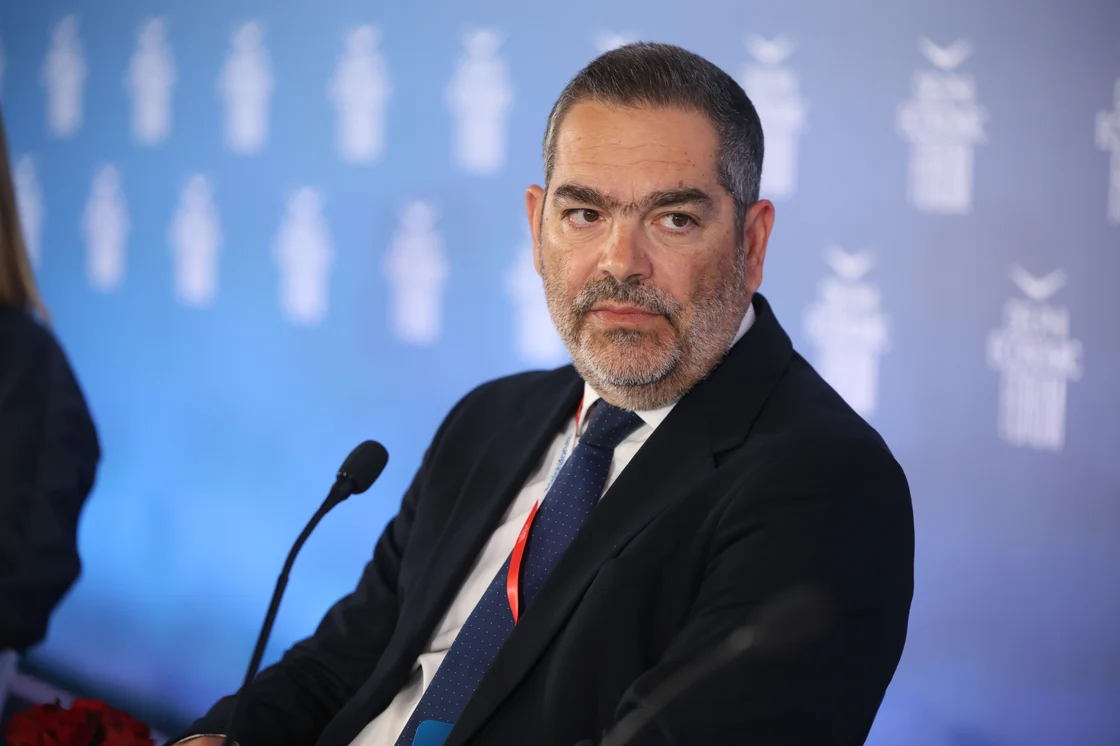 Καργαρώτος (Παπαστράτος): Τα εναλλακτικά προϊόντα θα μπορούσαν να συμβάλλουν στη μείωση της βλάβης για όλους εκείνους τους ενήλικους καπνιστές που δεν διακόπτουν το κάπνισμα