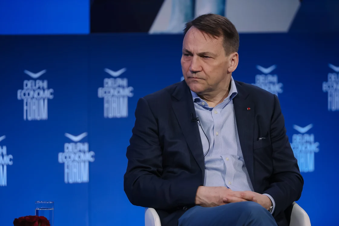 Radoslaw Sirorski: Μόνο η Κίνα μπορεί να πείσει τον Πούτιν να σταματήσει τον πόλεμο