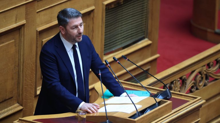 Ασκήσεις ισορροπίας από το ΠΑΣΟΚ