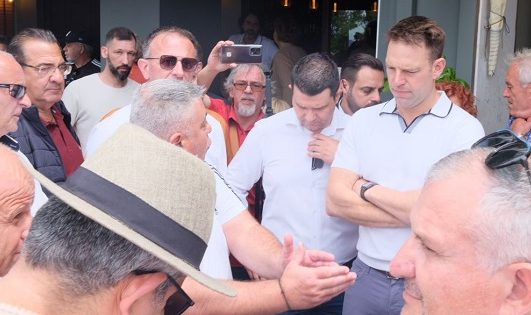 Στέφανος Κασσελάκης από Ηγουμενίτσα – Πρέβεζα: Δεν πρόκειται να ξεπουλάμε σε ξένους τα λιμάνια – Έξω το κέρδος από το ΕΣΥ