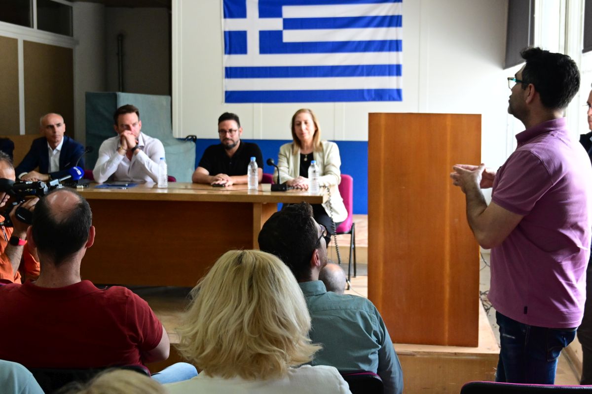 Στ. Κασσελάκης σε εργαζόμενους της ΔΥΠΑ: Δεν θα αφήσουμε κανέναν να σας τρομοκρατήσει – Είμαστε δίπλα σας