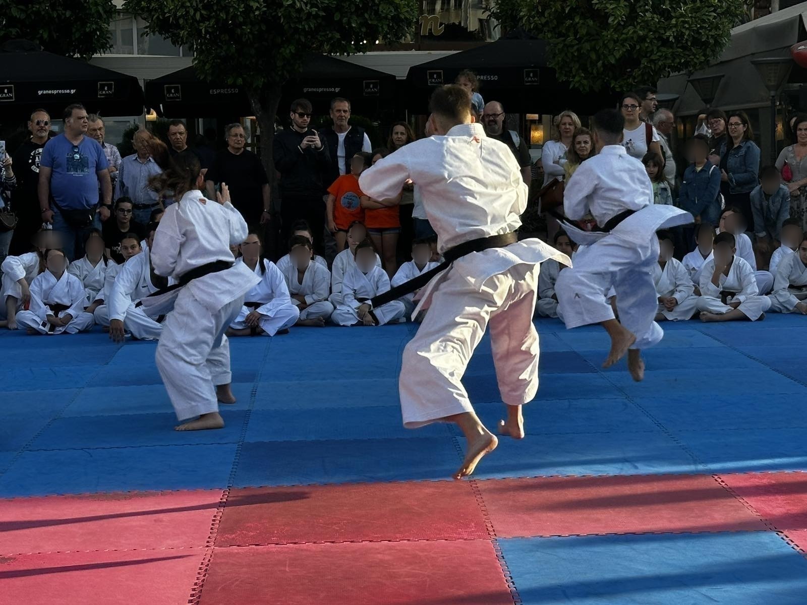 ΠΕΙΡΑΙΑΣ: Επίδειξη ΣΟΤΟΚΑΝ ΚΑΡΑΤΕ (SHOTOKAN) στην πλατεία Κοραή