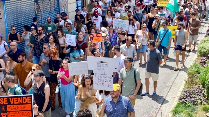 Νέες διαδηλώσεις σε ισπανικές πόλεις κατά του υπερτουρισμού