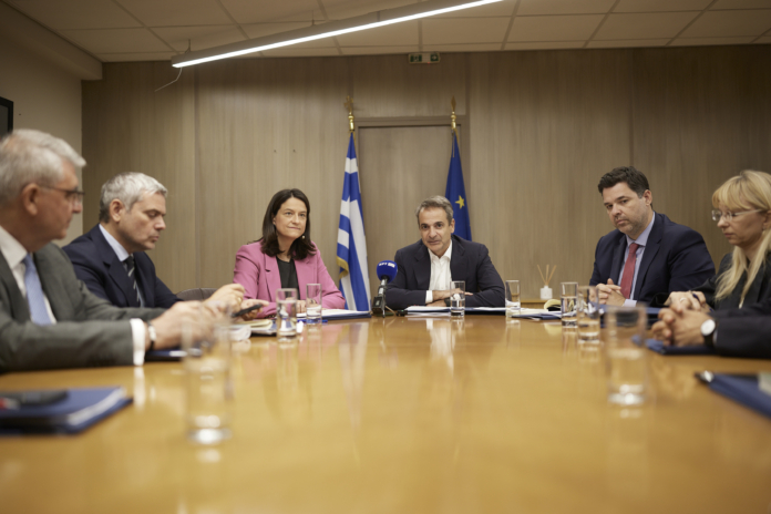 Κυρ. Μητσοτάκης: Iσχύει η δέσμευση ο κατώτατος μισθός να φτάσει στα 950 ευρώ στο τέλος της τετραετίας