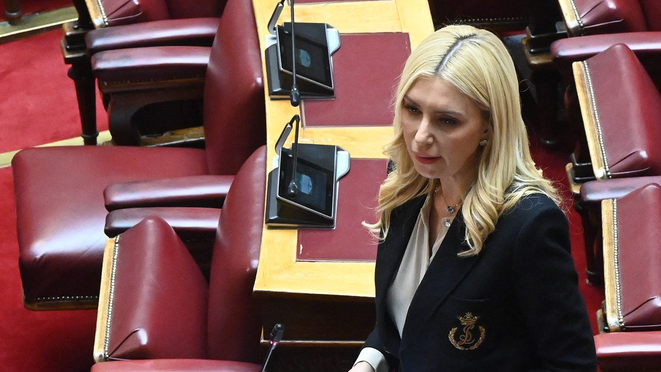 Το πρόβλημα της ξηρασίας που πλήττει ανεπανόρθωτα την αγροτική παραγωγή φέρνει στη Βουλή η Βουλευτής Σερρών της ΝΔ, Φωτεινή Αραμπατζή