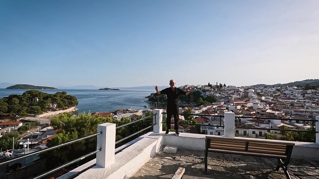 Οι «ΕΙΚΟΝΕΣ» με τον Τάσο Δούση ταξιδεύουν στη Σκιάθο