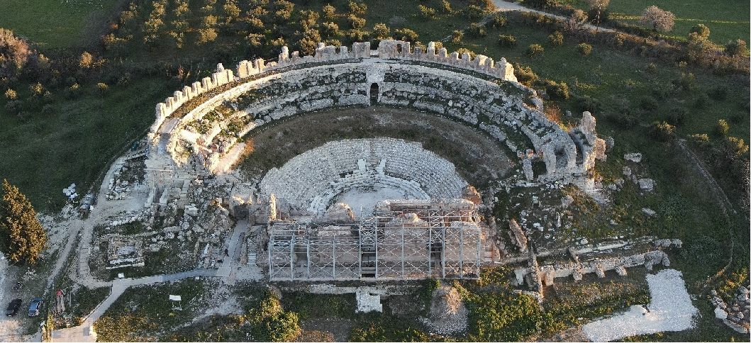 ΥΠΠΟ: Αποκαθίσταται το σκηνικό οικοδόμημα  του μεγάλου θεάτρου στη Νικόπολη