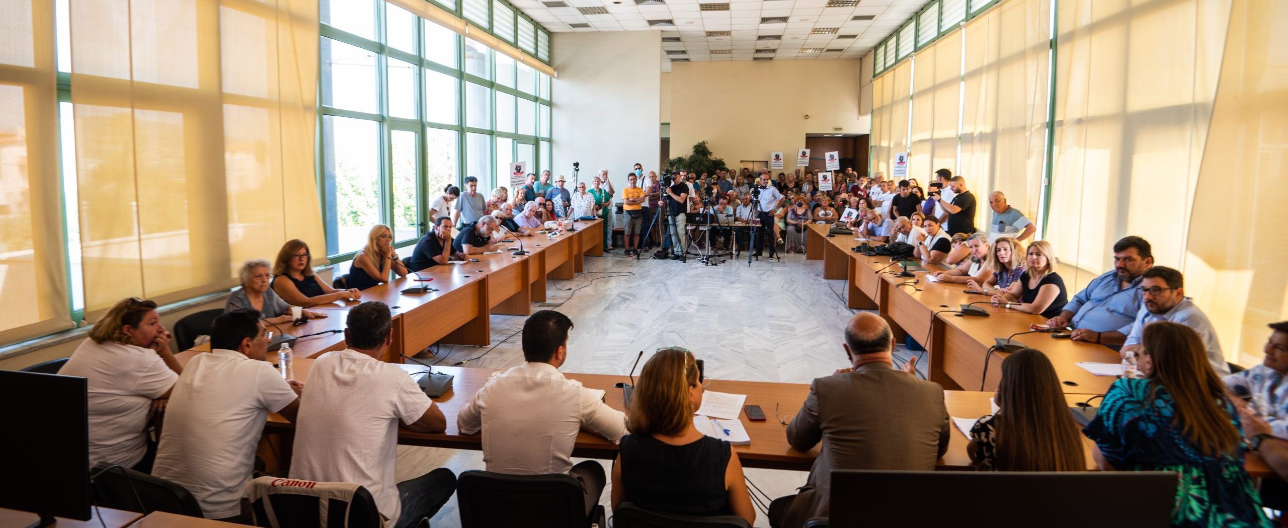 ΕΛΕΥΘΕΡΕΣ ΠΑΡΑΛΙΕΣ: ΚΟΙΝΗ ΣΥΝΕΝΤΕΥΞΗ ΤΥΠΟΥ ΔΗΜΟΥ ΣΑΡΩΝΙΚΟΥ ΚΑΙ ΣΥΝΤΟΝΙΣΤΙΚΟΥ ΑΓΩΝΑ