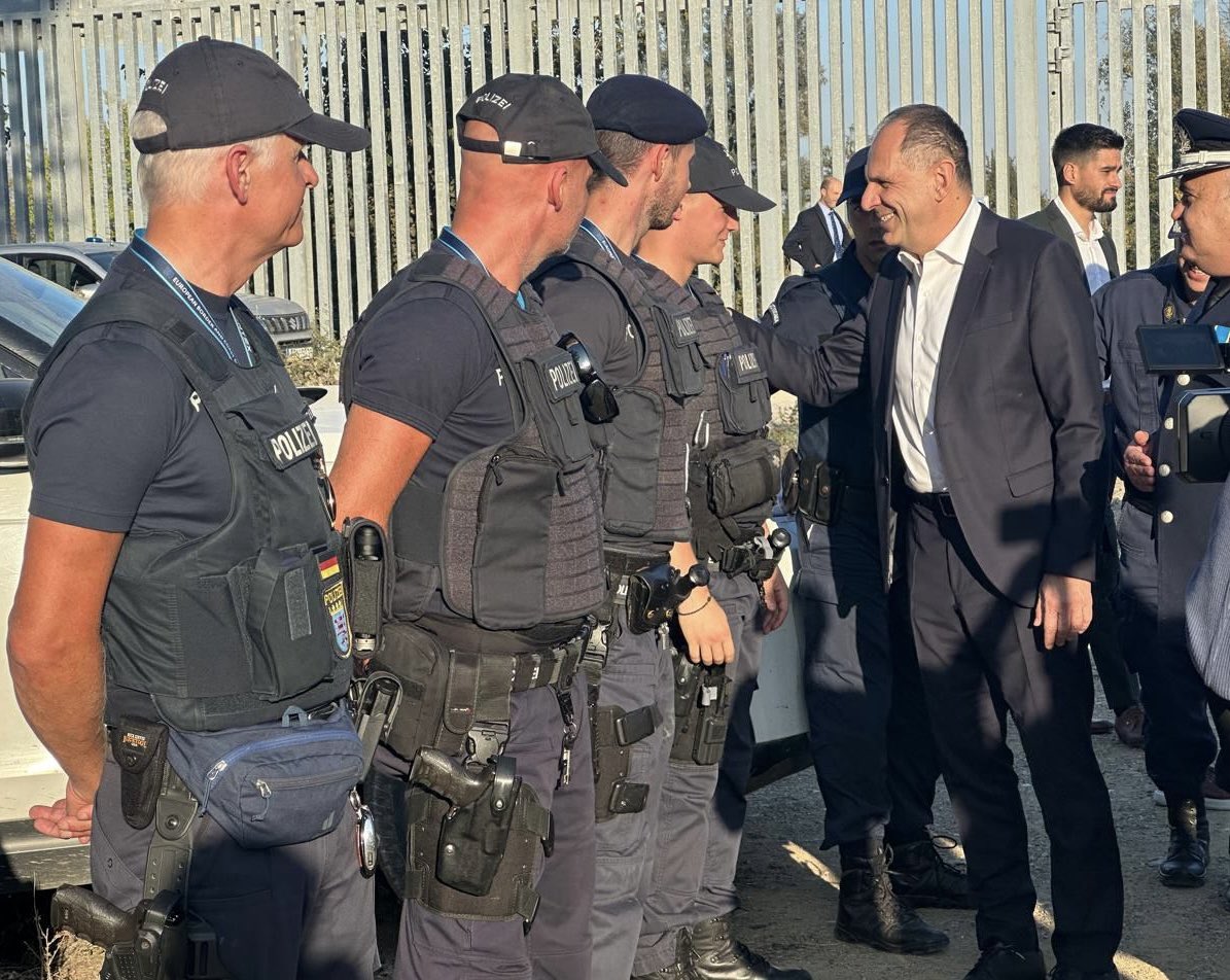 Γ. Γεραπετρίτης από τον φράχτη του Έβρου: «Θα προσληφθούν 150 νέοι συνοριοφύλακες για τη δεύτερη γραμμή άμυνας»