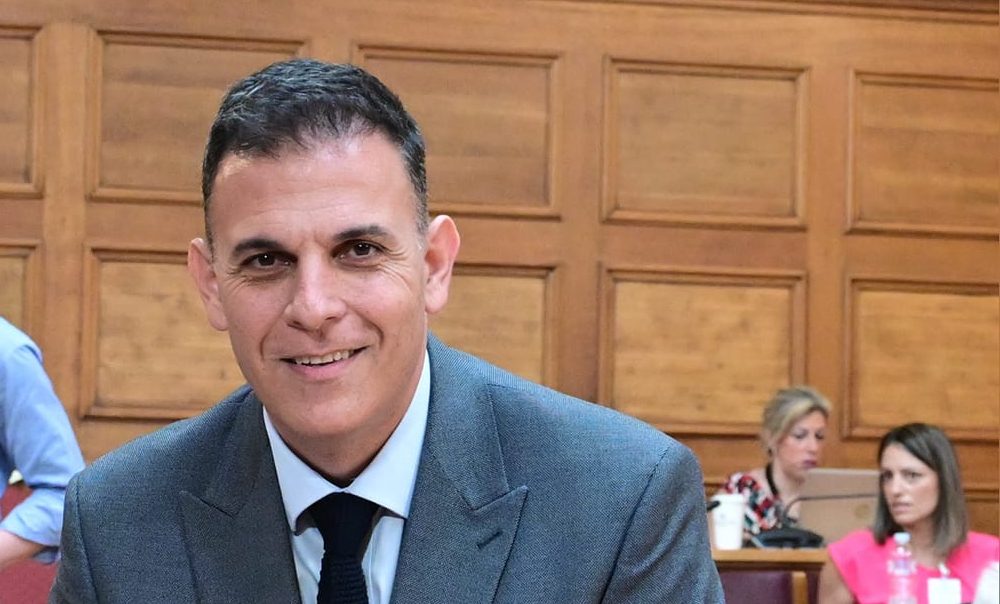 Γ. Καραμέρος: «Η κυβέρνηση ΝΔ δεν έχει αφήσει τον κόσμο σε χλωρό κλαρί