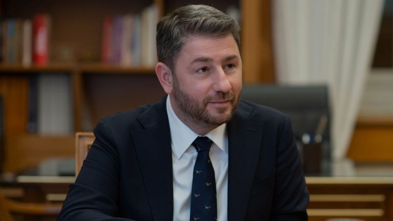 Το «σύγκρυο» στη Χαριλάου Τρικούπη για τη διεύρυνση και ο φόβος για μια νέα «Βαβέλ»