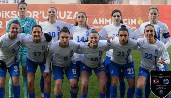 Η Εθνική Ελλάδας γυναικών ποδοσφαίρου πριν τον αγώνα Women's Nations League Τουρκία-Ελλάδα.