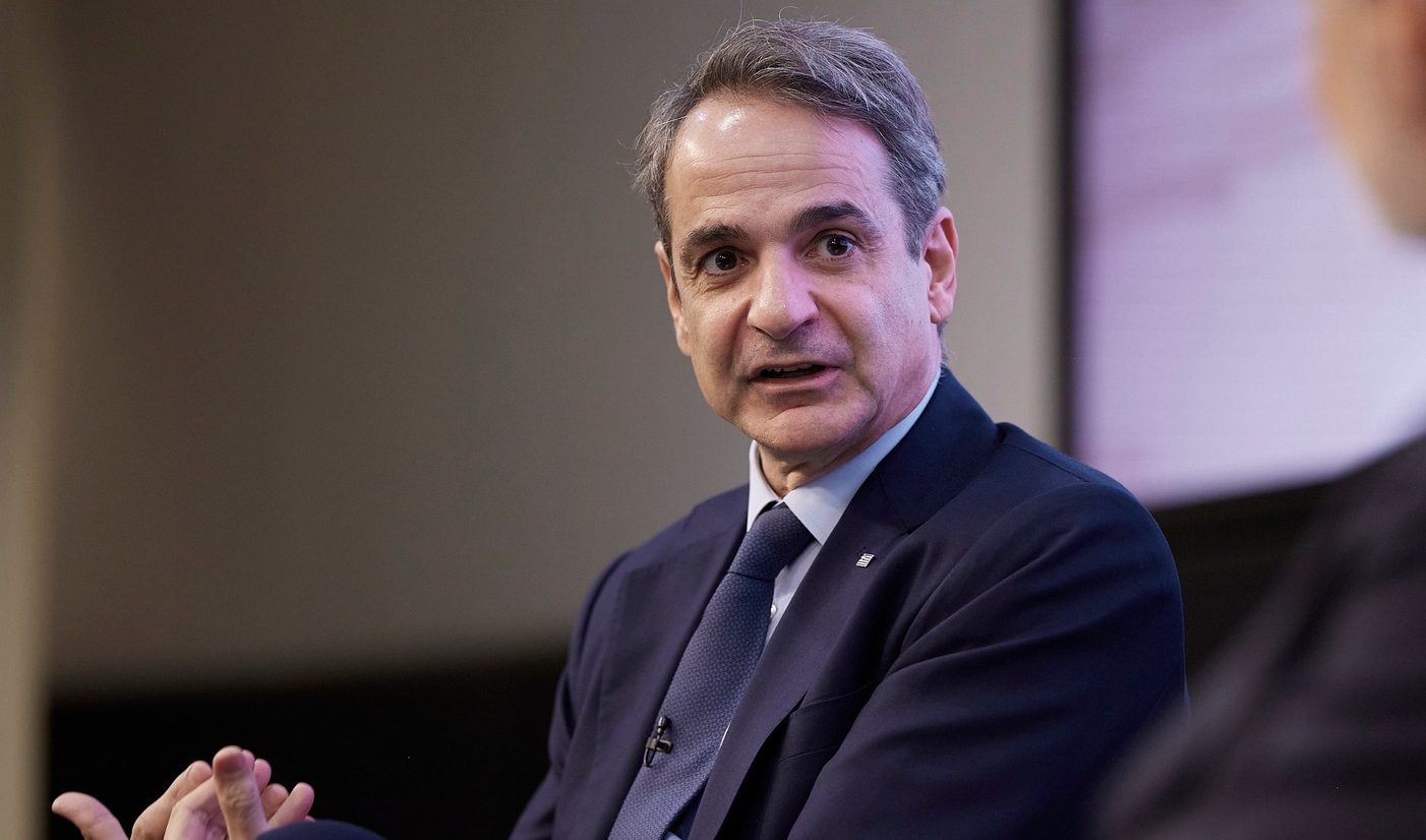 Μητσοτάκης: Εφόσον, όμως, επιβεβαιωθεί η γνησιότητά τους, τότε όλο το σενάριο περί «παράνομου φορτίου» -άρα και τα τελευταία επιχειρήματα περί «συγκάλυψης»- καταρρίπτεται με κρότο.» είπε.
