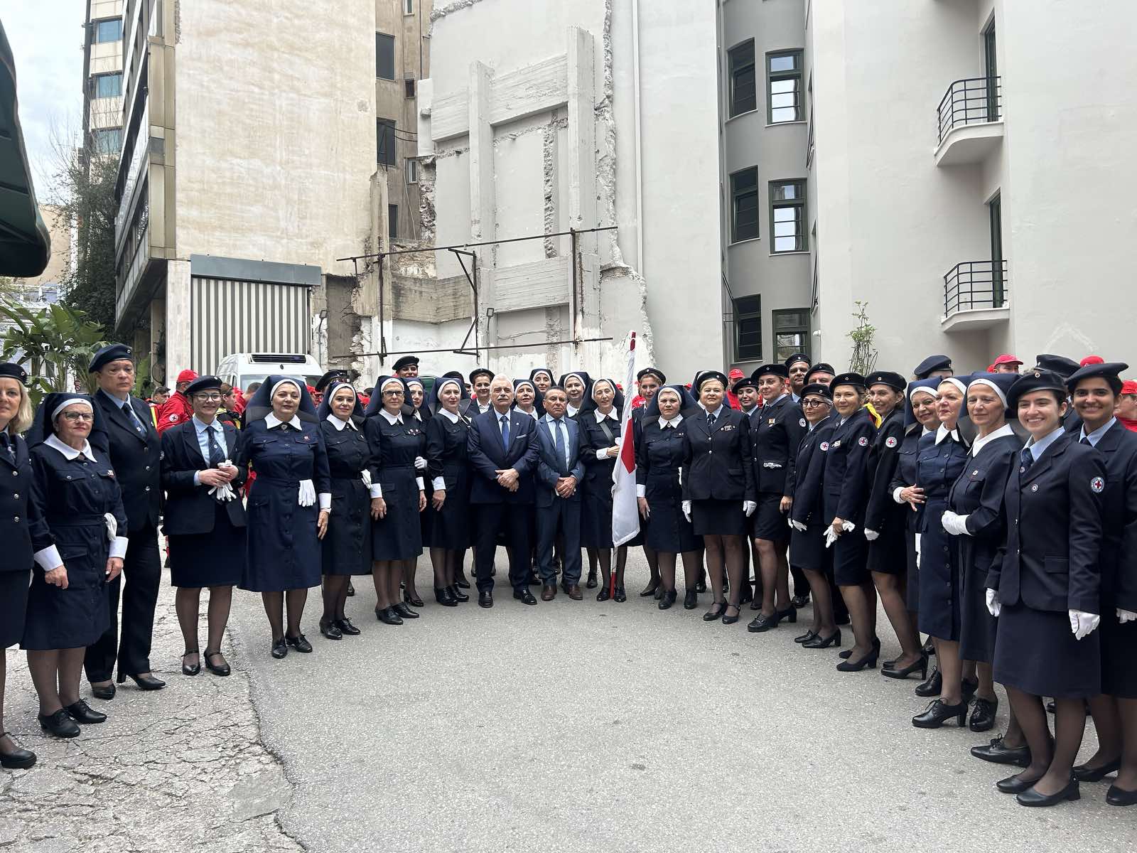 O Ελληνικός Ερυθρός Σταυρός παρήλασε πρώτος στη στρατιωτική παρέλαση της Αθήνας για τον εορτασμό της επετείου της 25ης Μαρτίου