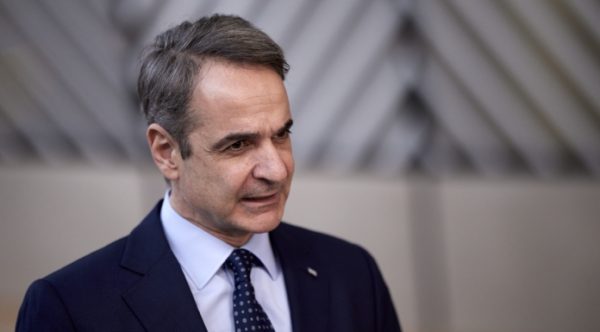Ο Κυριάκος Μητσοτάκης σε βαρύ κλίμα στη Σύνοδο της ΕΕ, όπου η ώρα των μεγάλων αποφάσεων έχει φτάσει.
