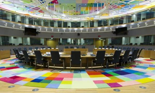 Η αίθουσα συνεδριάσεων του Eurogroup και ECOFIN στις Βρυξέλλες, όπου συμμετέχει ο Κυριάκος Πιερρακάκης.