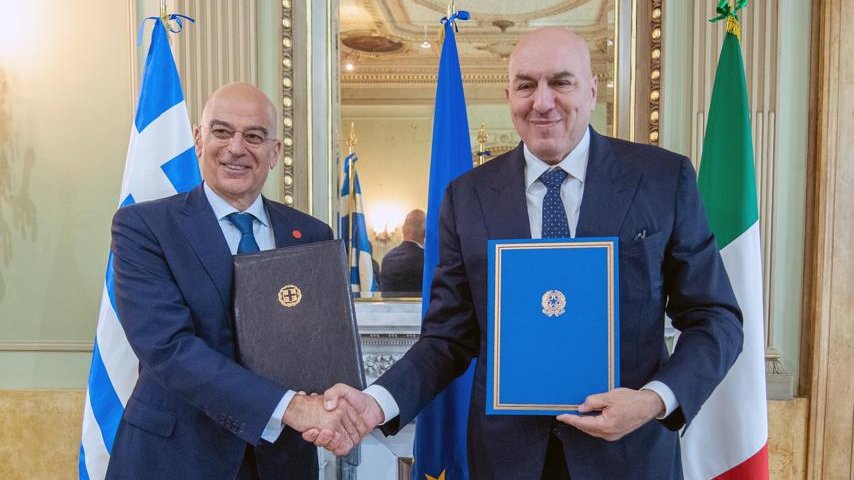 Συμφωνία για θέματα εναέριας αστυνόμευσης υπέγραψαν οι Νίκος Δένδιας και Γκουίντο Κροσέτο