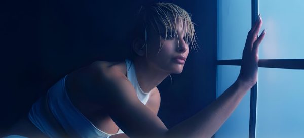 Η Κατερίνα Λιόλιου στο εντυπωσιακό music video για τη νέα της επιτυχία «Για Την Επόμενη».