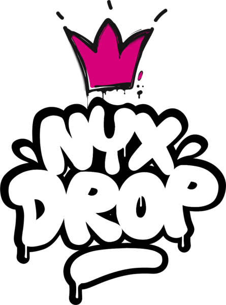 Το λογότυπο NYXDrop με ροζ στέμμα συμβολίζει το 1ο music talent show στο TikTok από τη NYX Professional Makeup και το MAD.