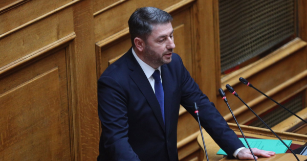 Ο Νίκος Ανδρουλάκης μιλάει από το βήμα της Βουλής για τις δηλώσεις Ερντογάν και τους διπλωματικούς κύκλους.