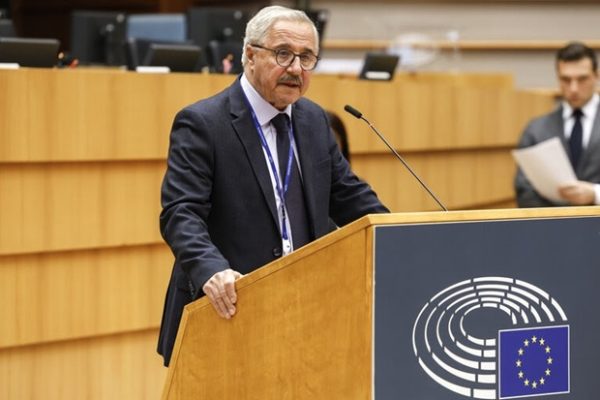 Ο Γ. Μανιάτης μιλάει για την Τοπική Αυτοδιοίκηση και τα εκατοντάδες εκατομμύρια ευρώ που αφαιρούνται.